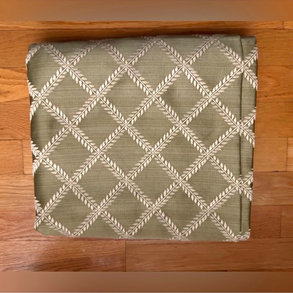 TABLE CLOTH (Khaki)